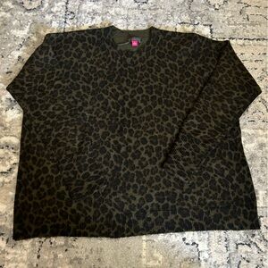Green Leopard Print Vince Camuto Sweater Small